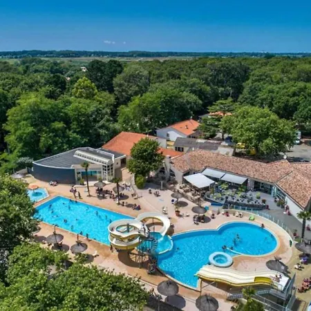 4 Etoiles - Piscine - Efbdei