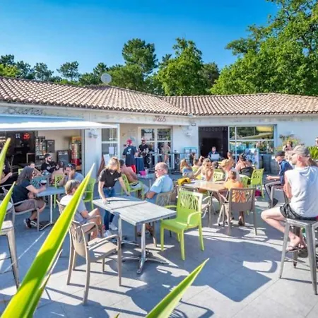 4 Etoiles - Piscine - Efbdei *