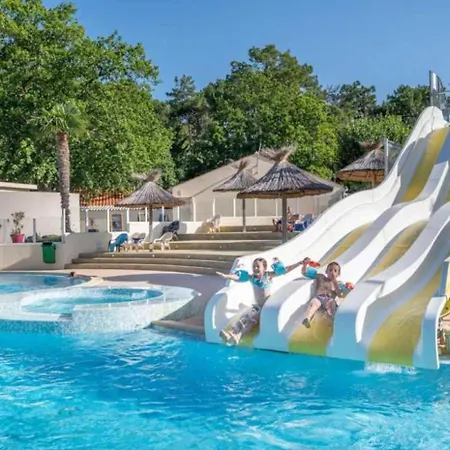 4 Etoiles - Piscine - Efbdei キャンプ場 *